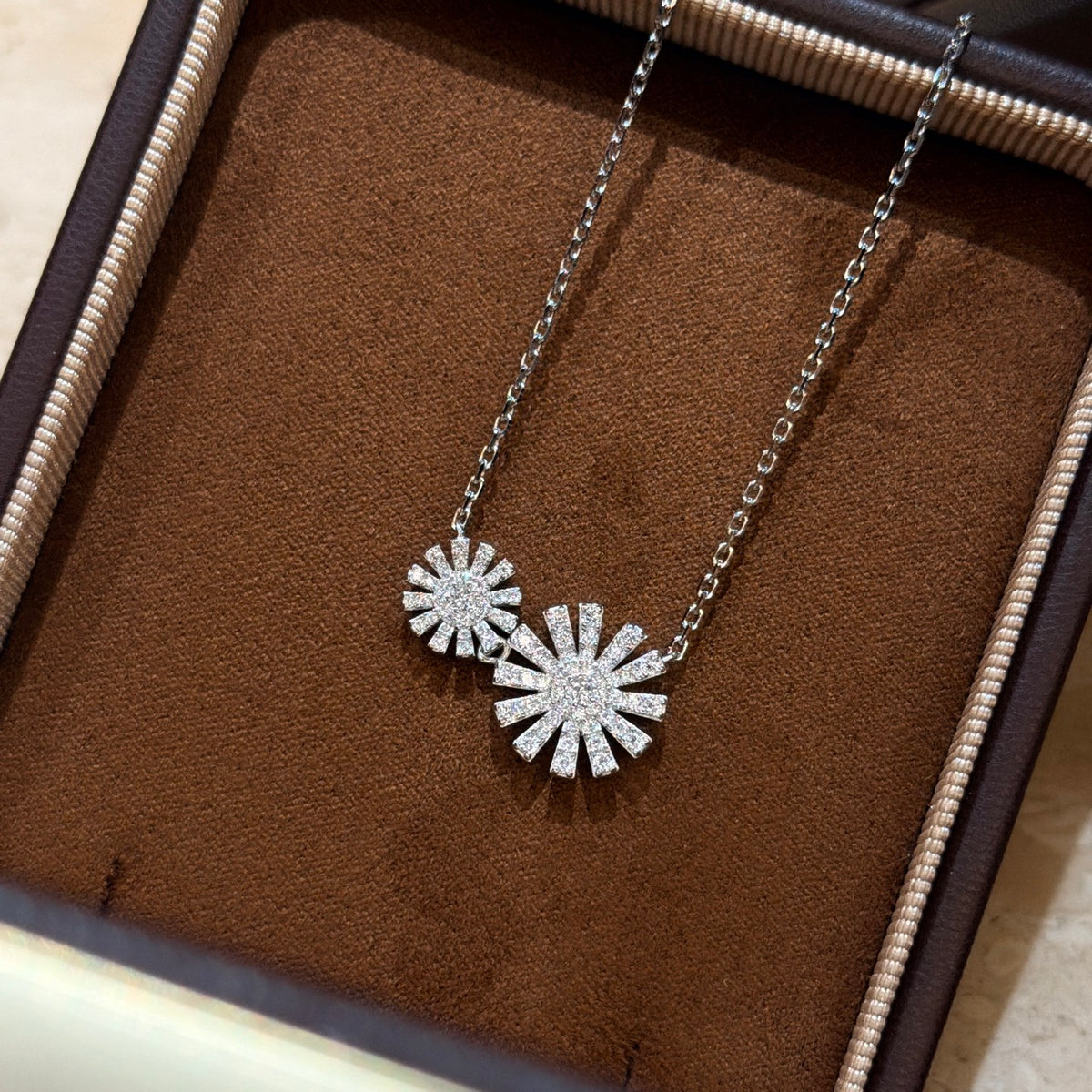 A7473 Crystal Vintage Necklace