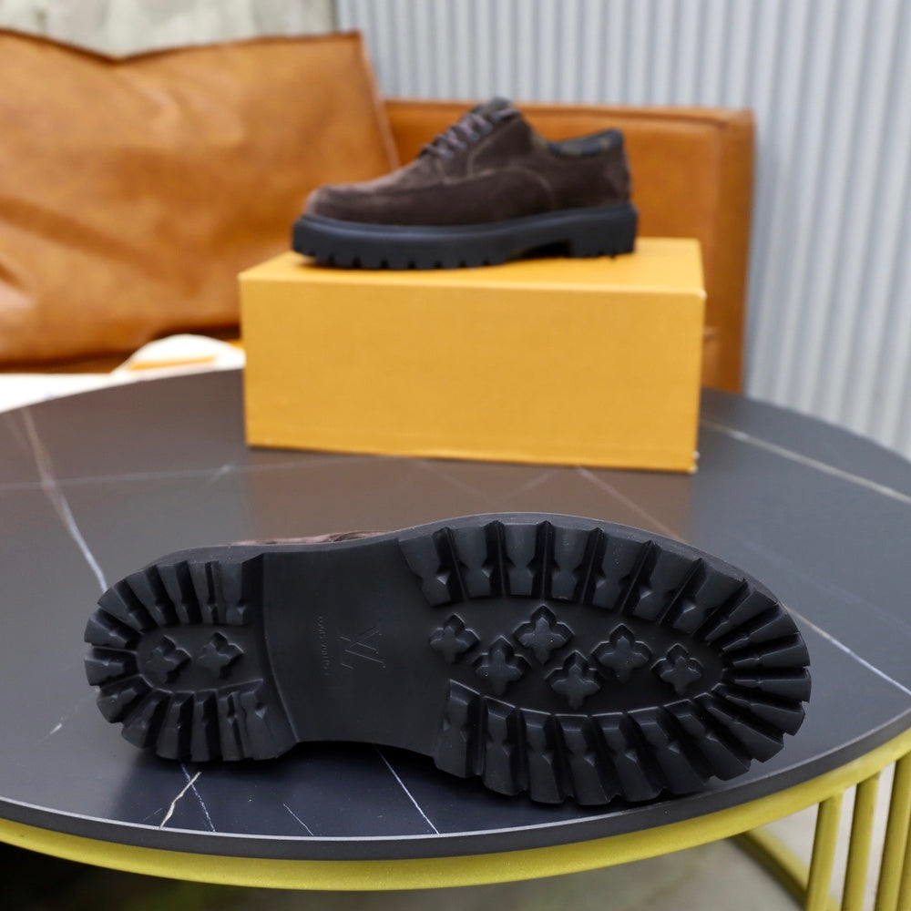 Louis Vuitton Men's Dress Shoes - Style 426032