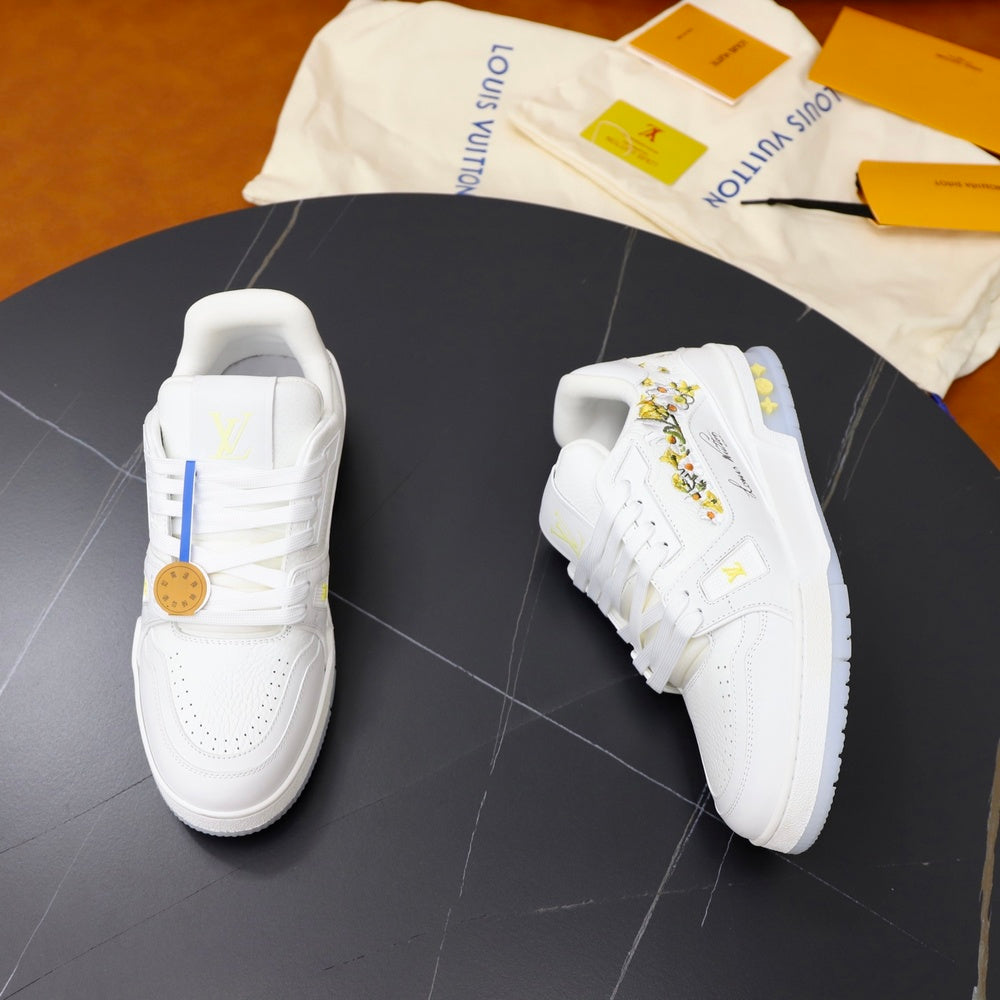 Louis Vuitton Men's Shoes - Style 426991