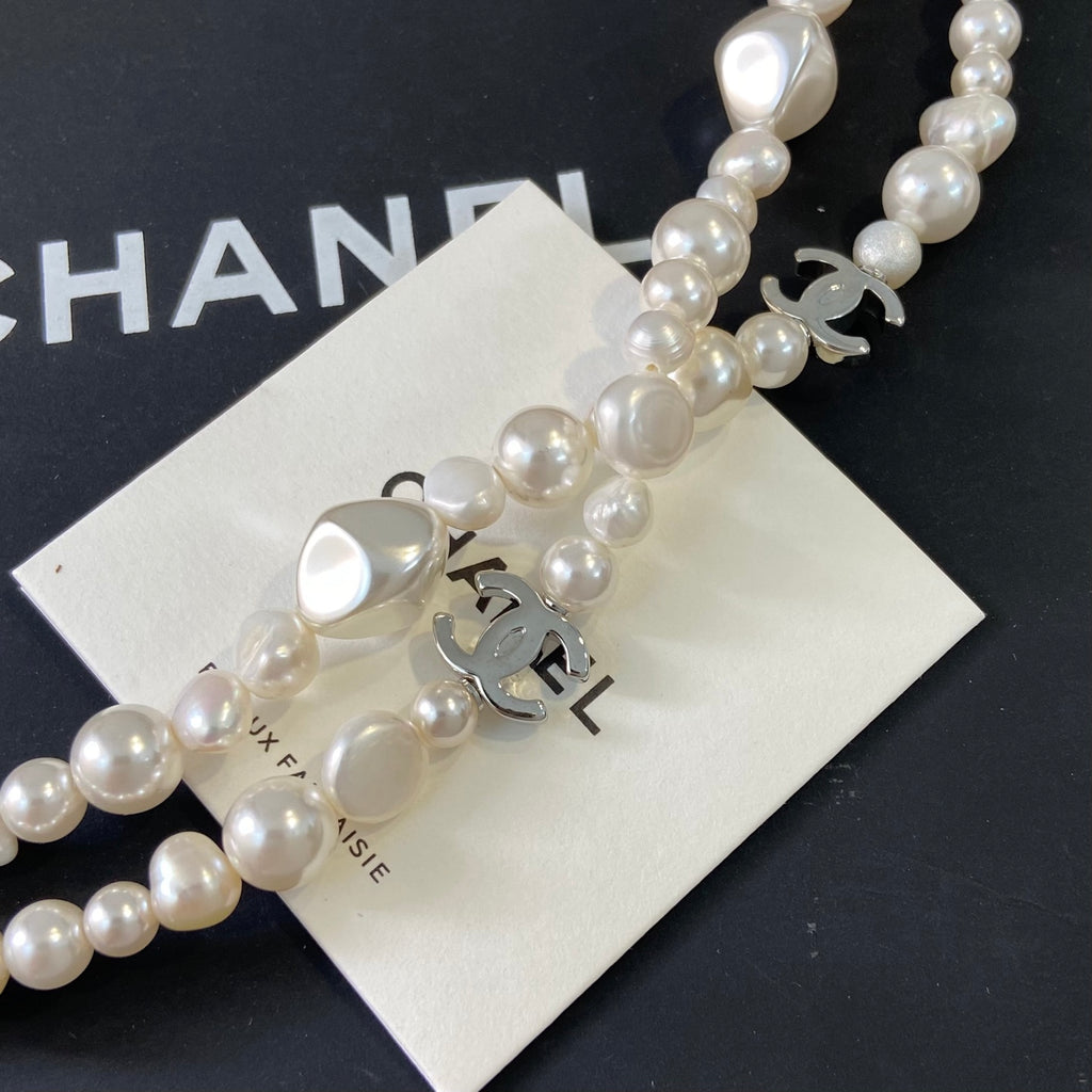 CHANEL Freshwater Pearl Baroque Pearl Double-C Long Necklace