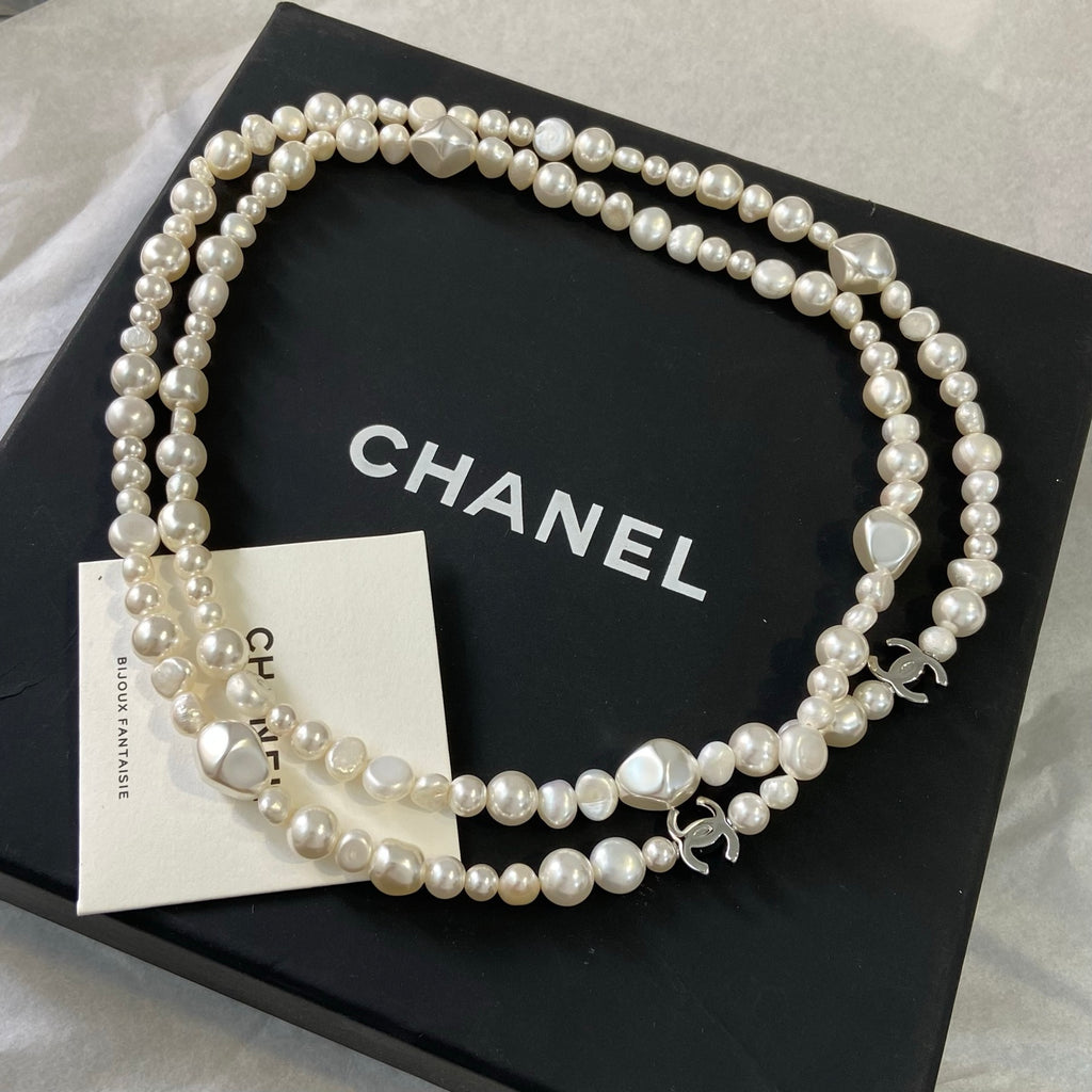 CHANEL Freshwater Pearl Baroque Pearl Double-C Long Necklace