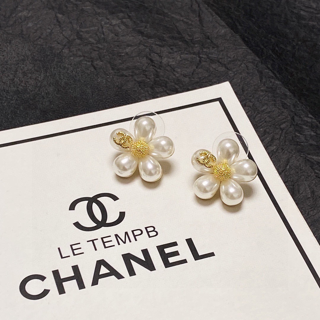 CHANEL Earrings
