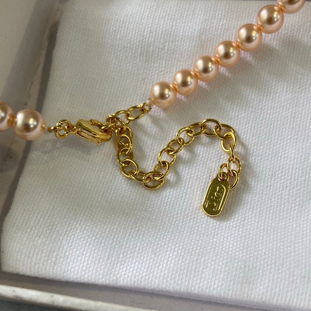Bow Necklace