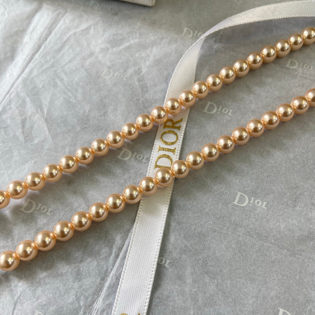 Bow Necklace