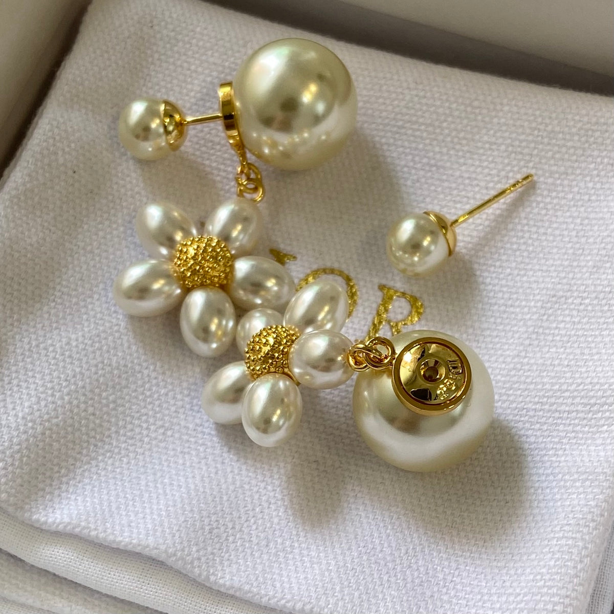 P80 Pearl Earrings