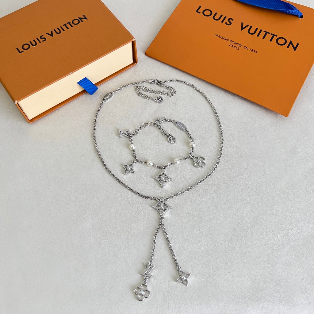LOUIS VUITTON Vintage Necklace