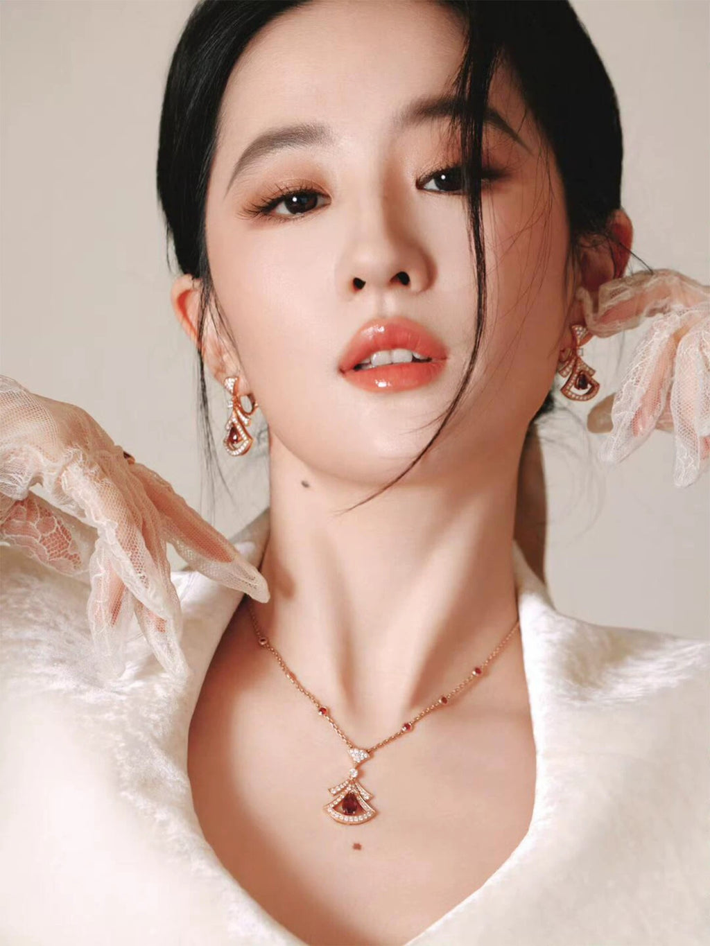 BVLGARI P65BX038 Necklace