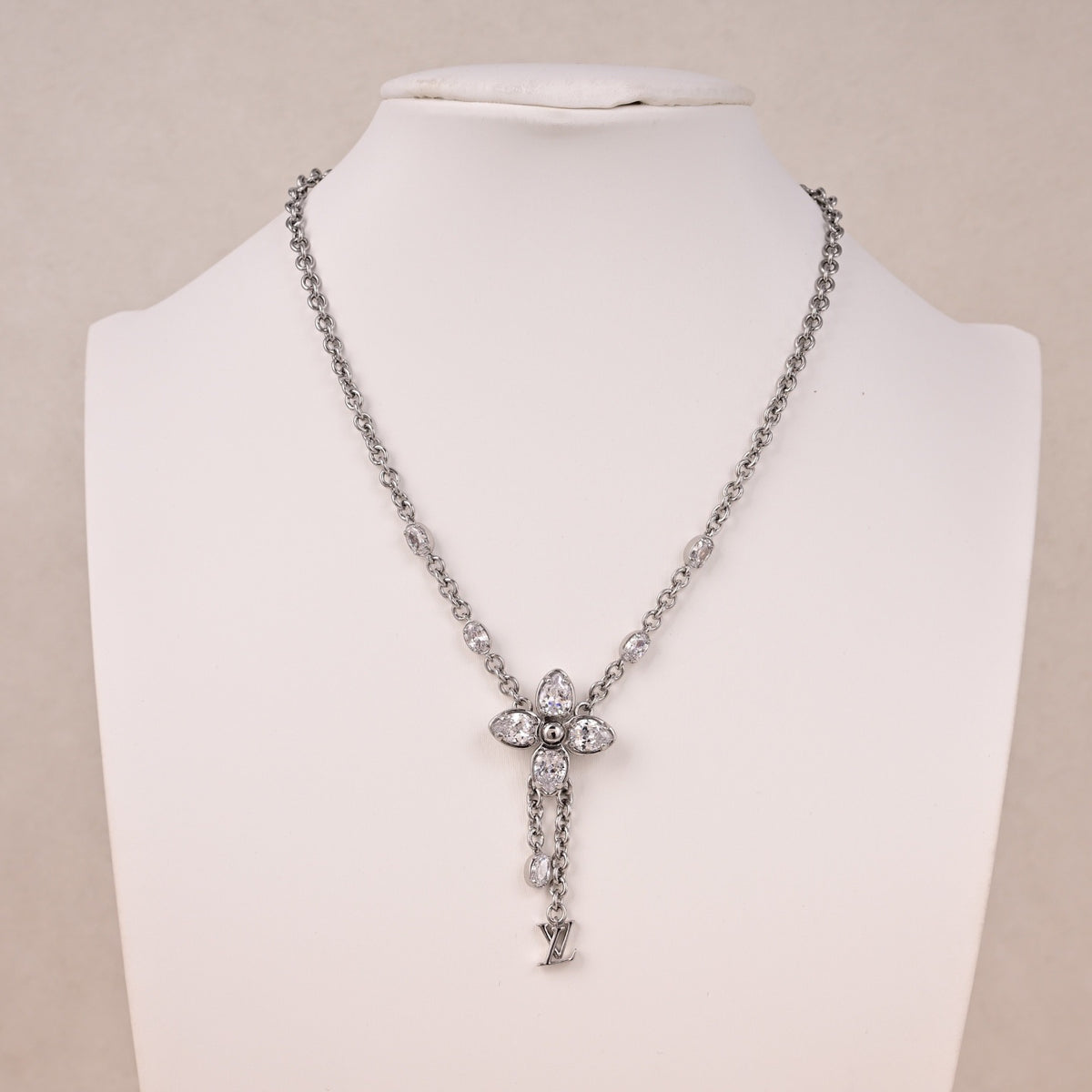 LOUIS VUITTON Four-Leaf Clover Necklace