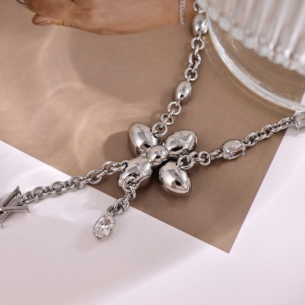 LOUIS VUITTON Four-Leaf Clover Necklace