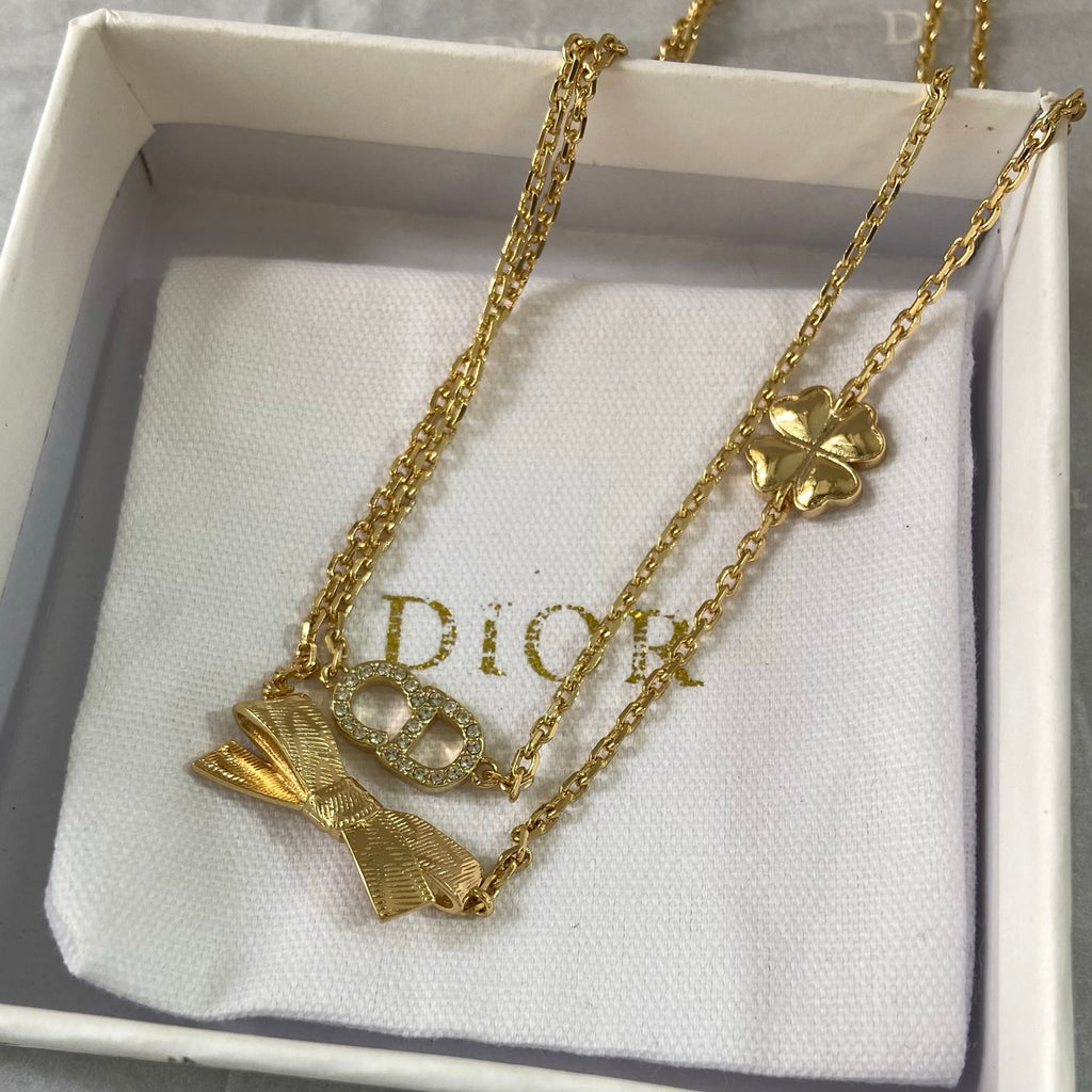 Bow Necklace