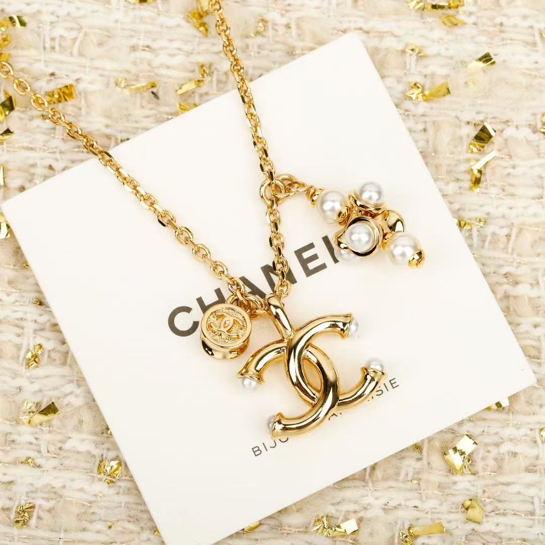 CHANEL Pearl Double-C Pendant Necklace