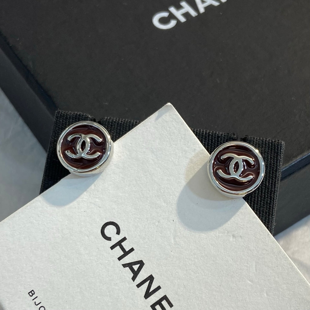 CHANEL Enamel Necklace