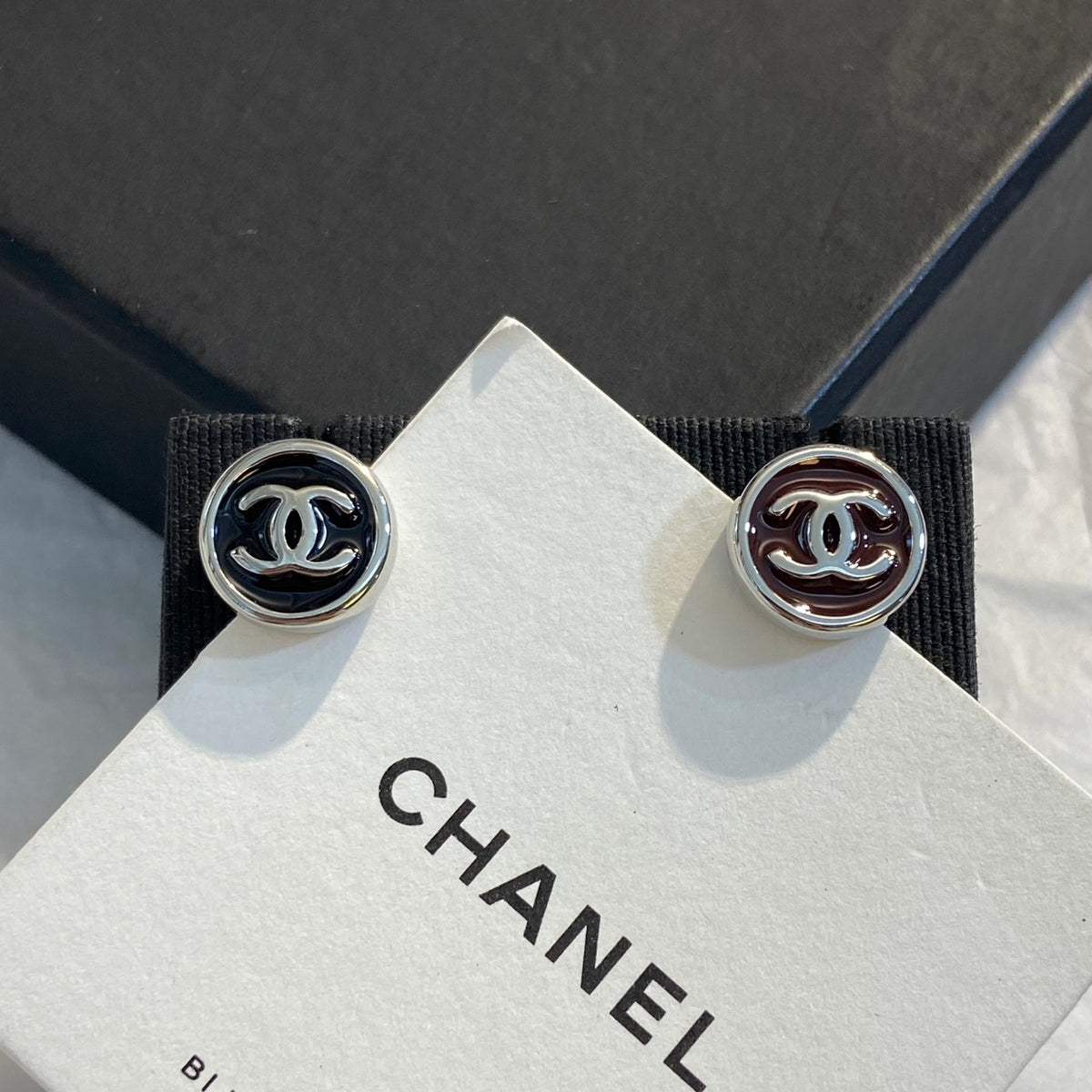 CHANEL Enamel Necklace