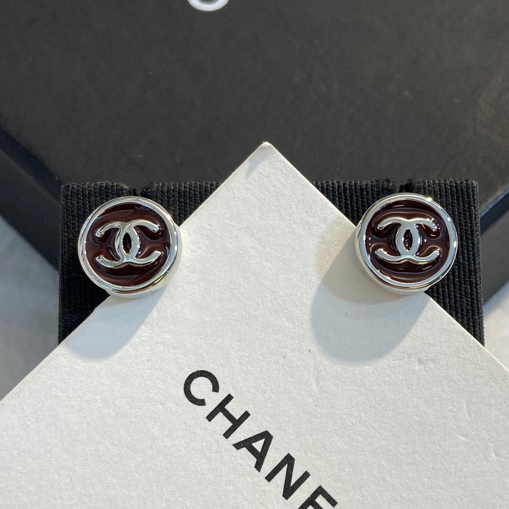 CHANEL Enamel Necklace