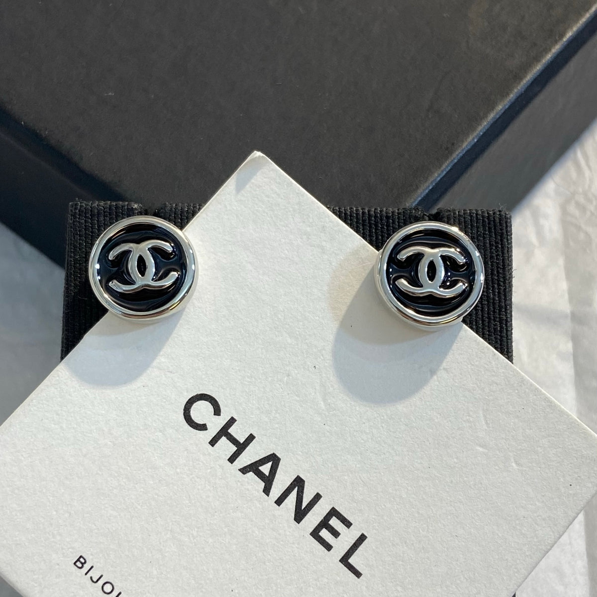 CHANEL Enamel Necklace