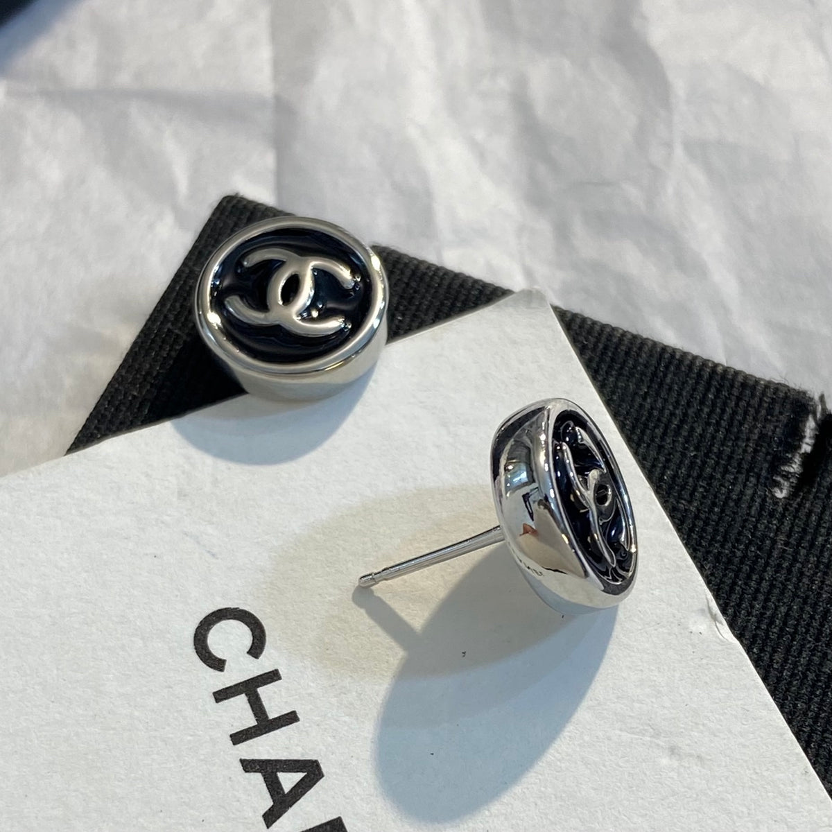 CHANEL Enamel Necklace