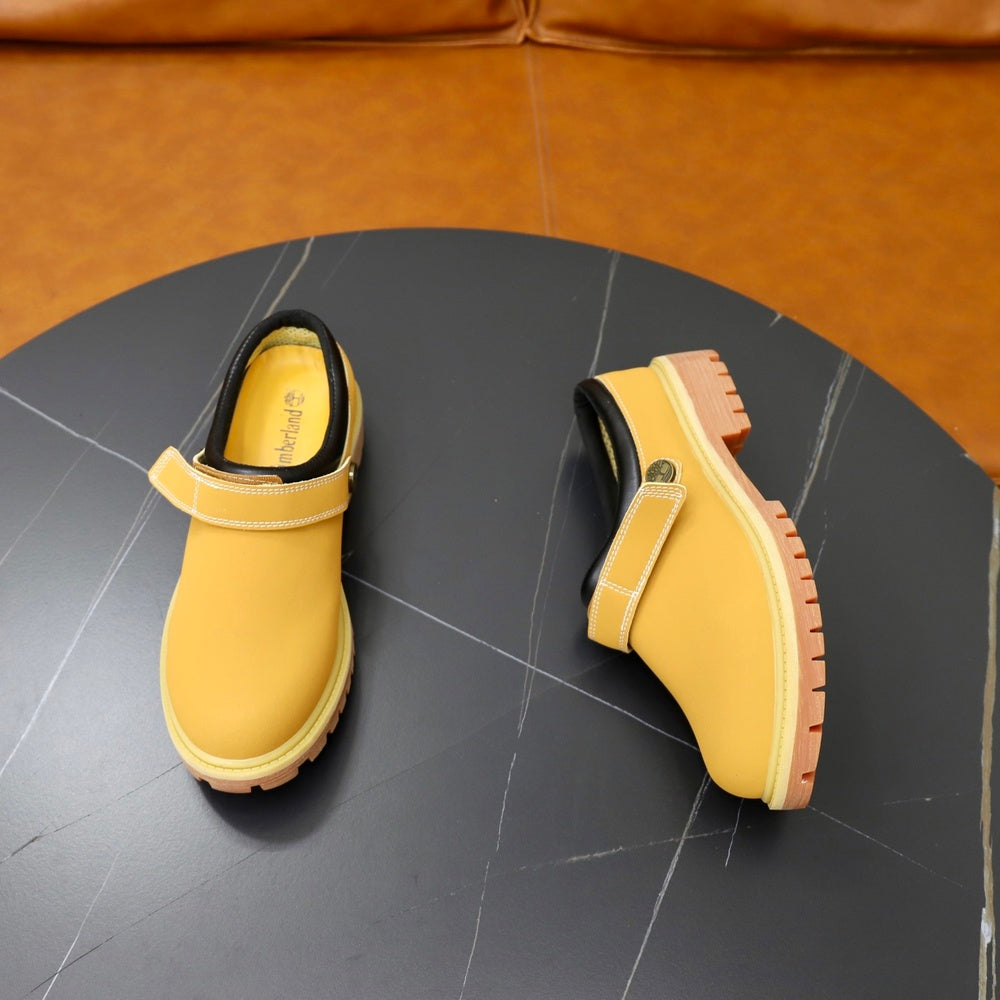 Louis Vuitton Men's Boots - Style 426698