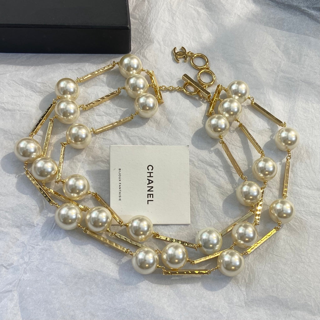 CHANEL Pearl Gold-Tone Necklace