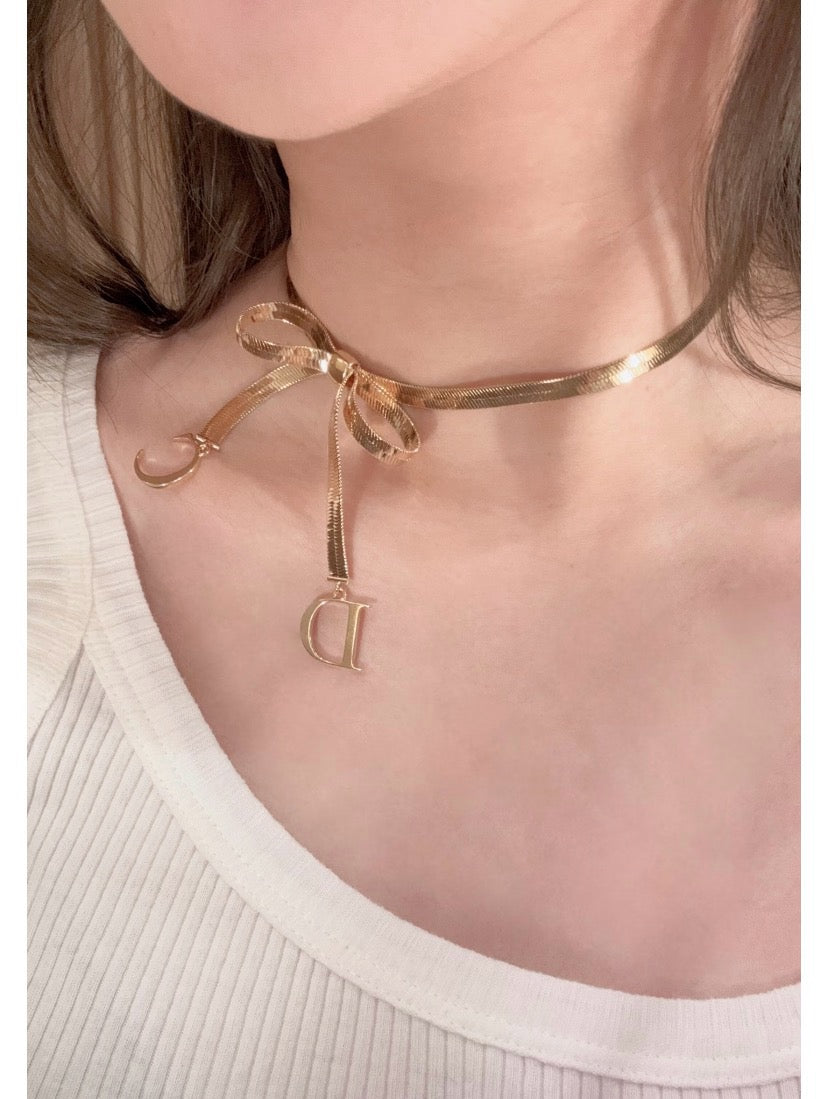 Bow Necklace