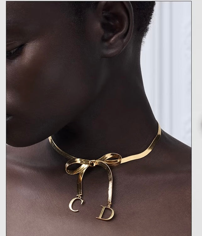 Bow Necklace