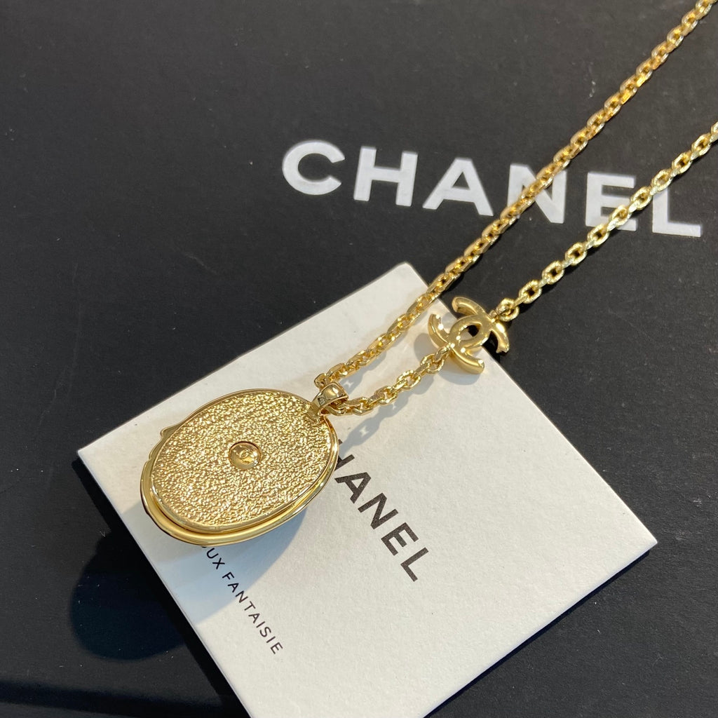 CHANEL Enamel Double-C Vintage Necklace