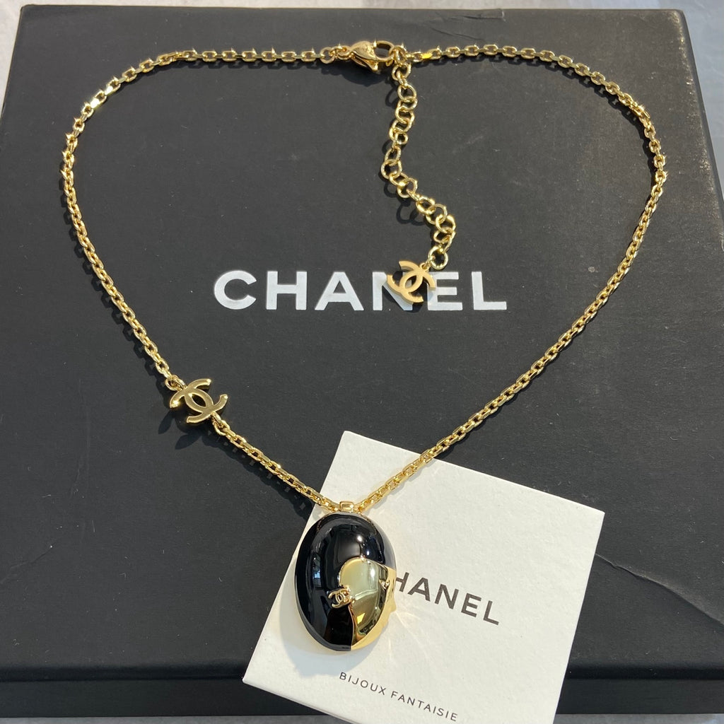 CHANEL Enamel Double-C Vintage Necklace