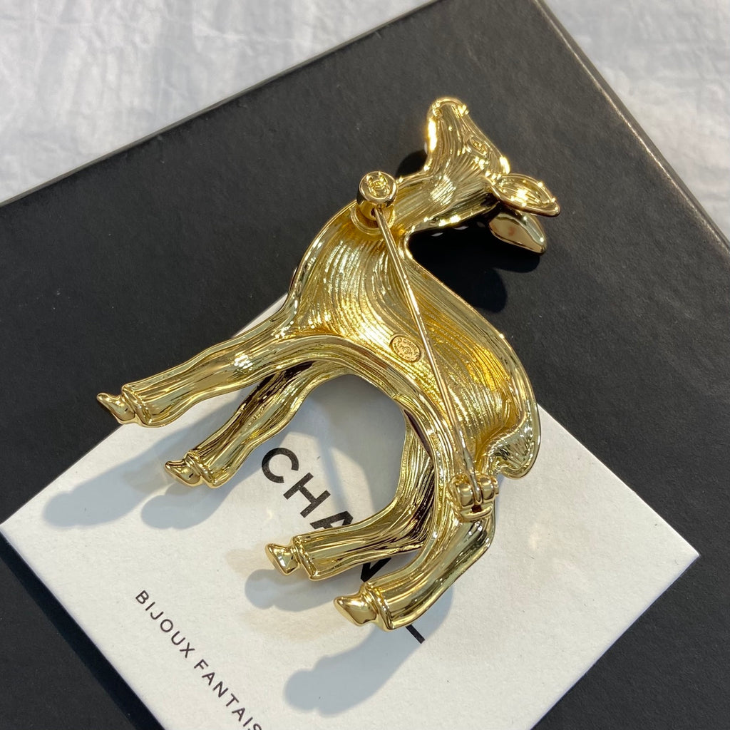 CHANEL Enamel Double-C Vintage Necklace