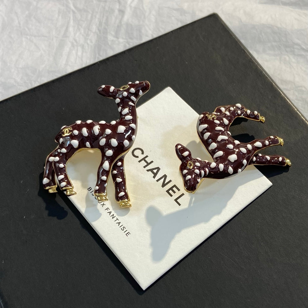 CHANEL Enamel Double-C Vintage Necklace