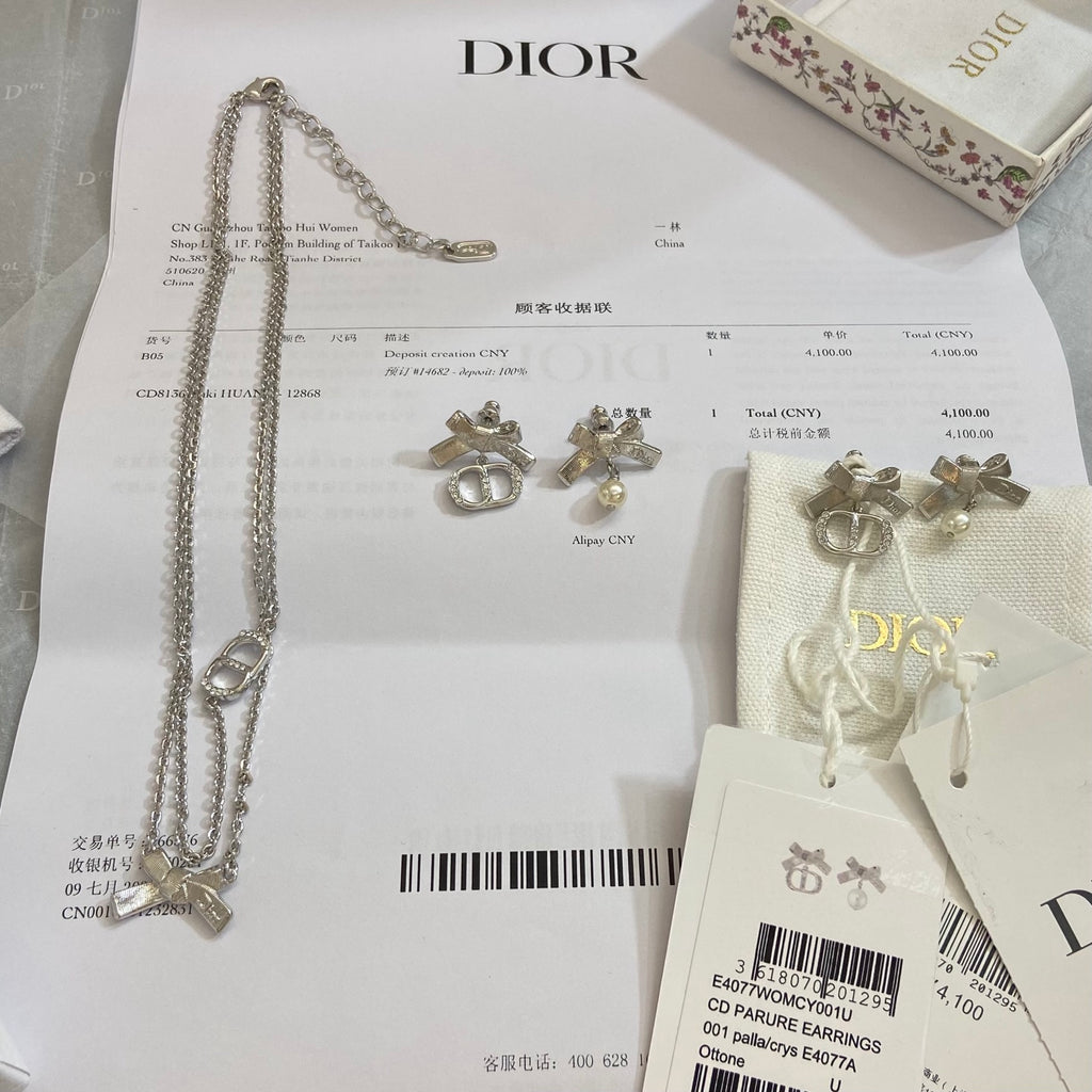 Silver-Tone Bow Necklace