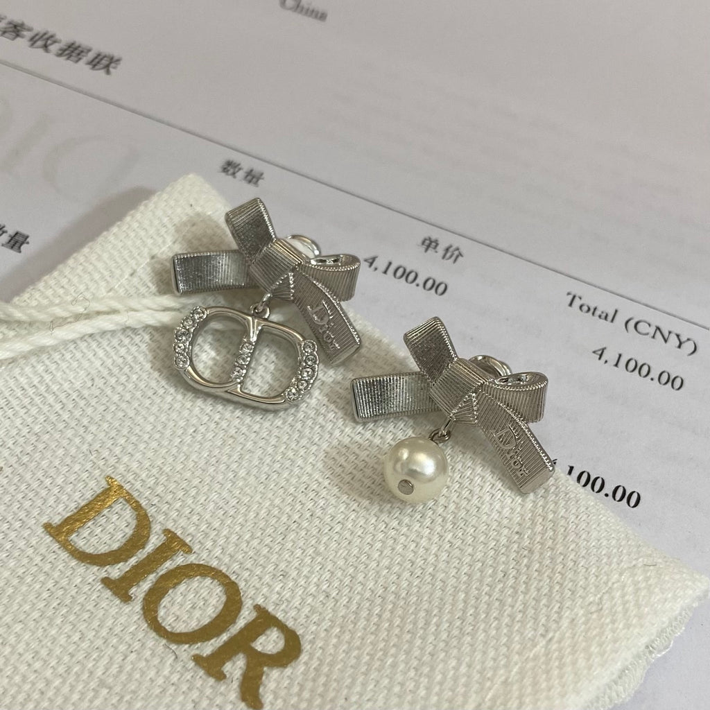 P80 Bow Earrings