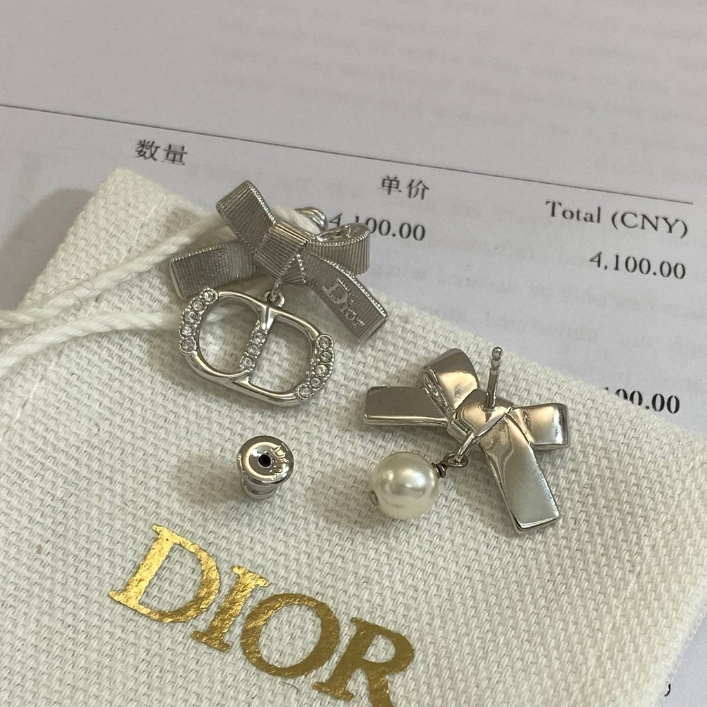 P80 Bow Earrings