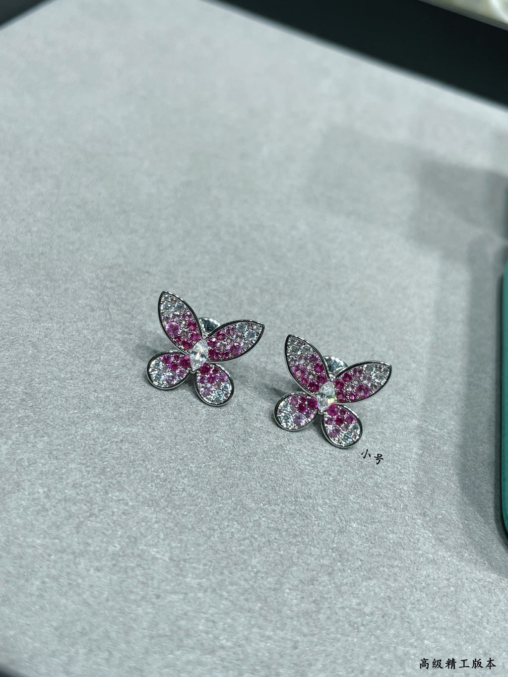 P115 Bow Earrings