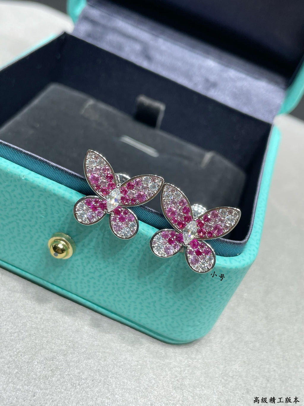 P115 Bow Earrings
