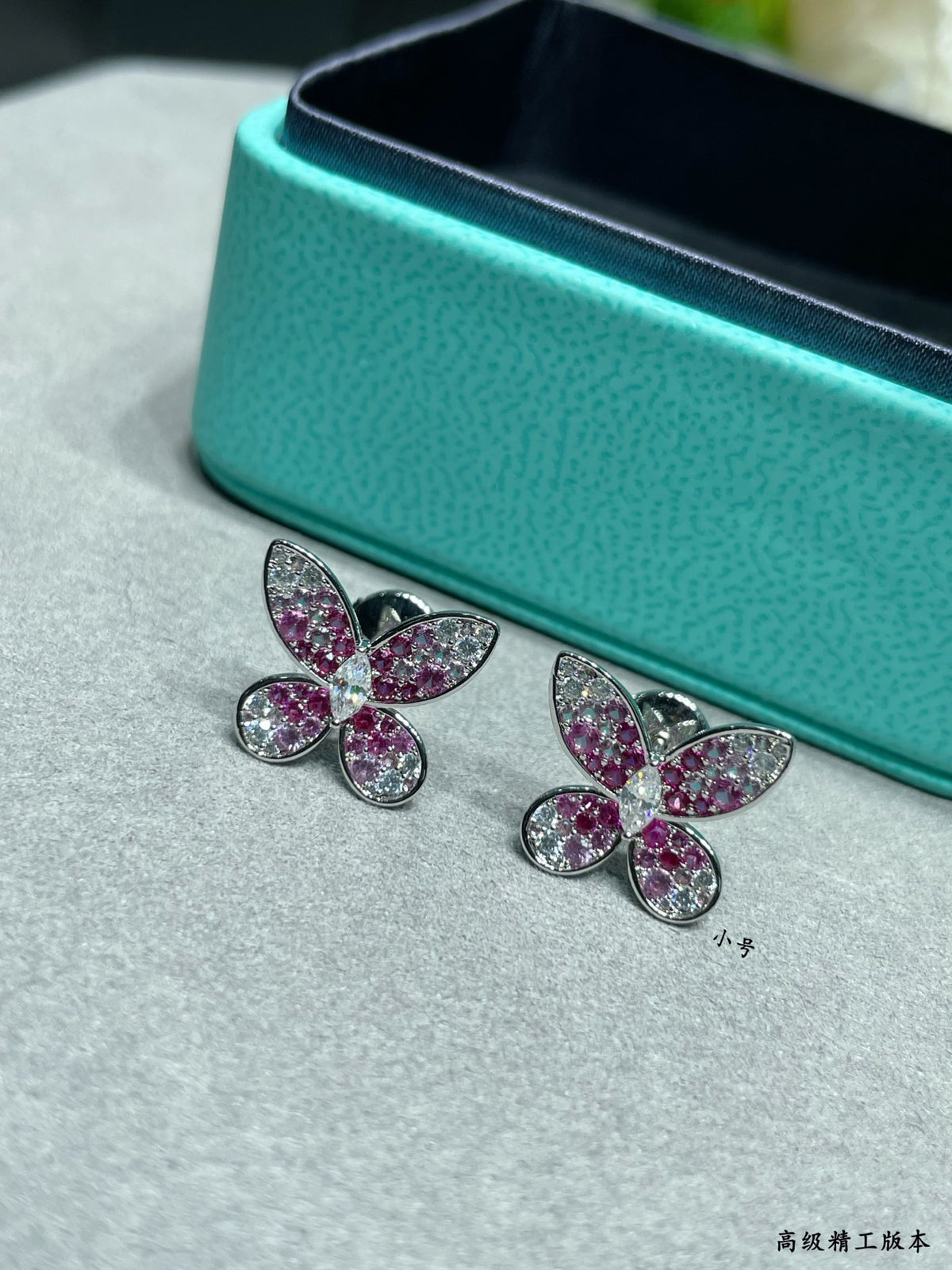P115 Bow Earrings