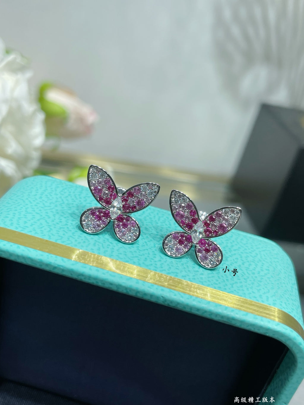 P115 Bow Earrings