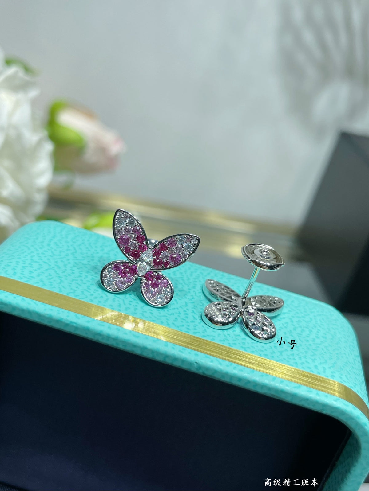 P115 Bow Earrings