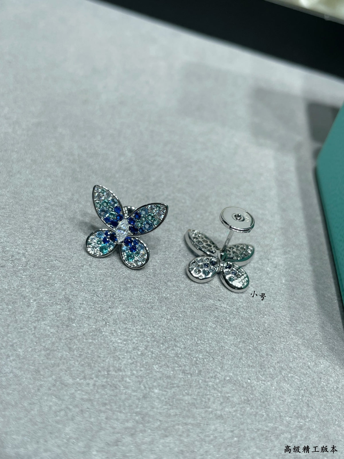 P115 Bow Earrings