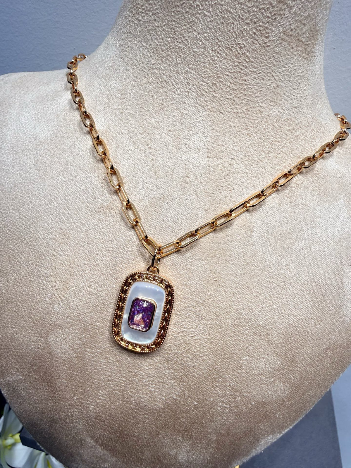 Crystal Mother-of-Pearl Vintage Necklace