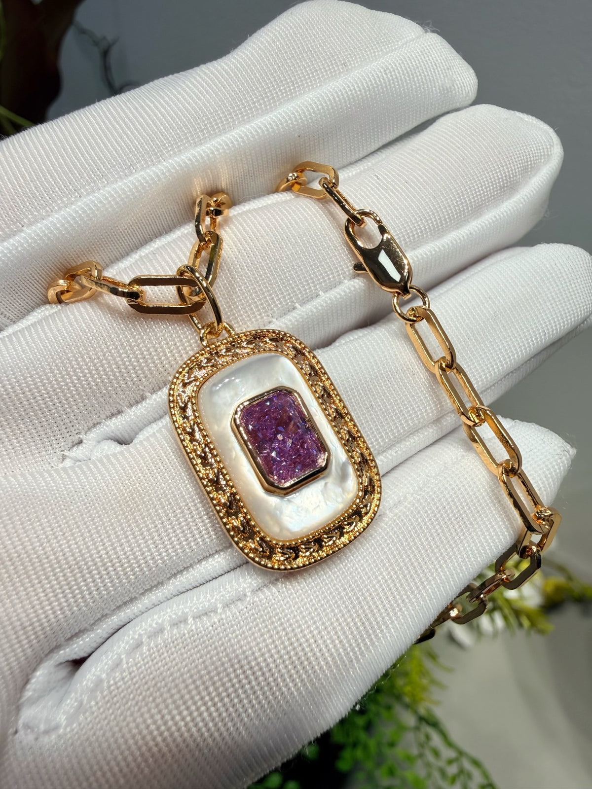 Crystal Mother-of-Pearl Vintage Necklace