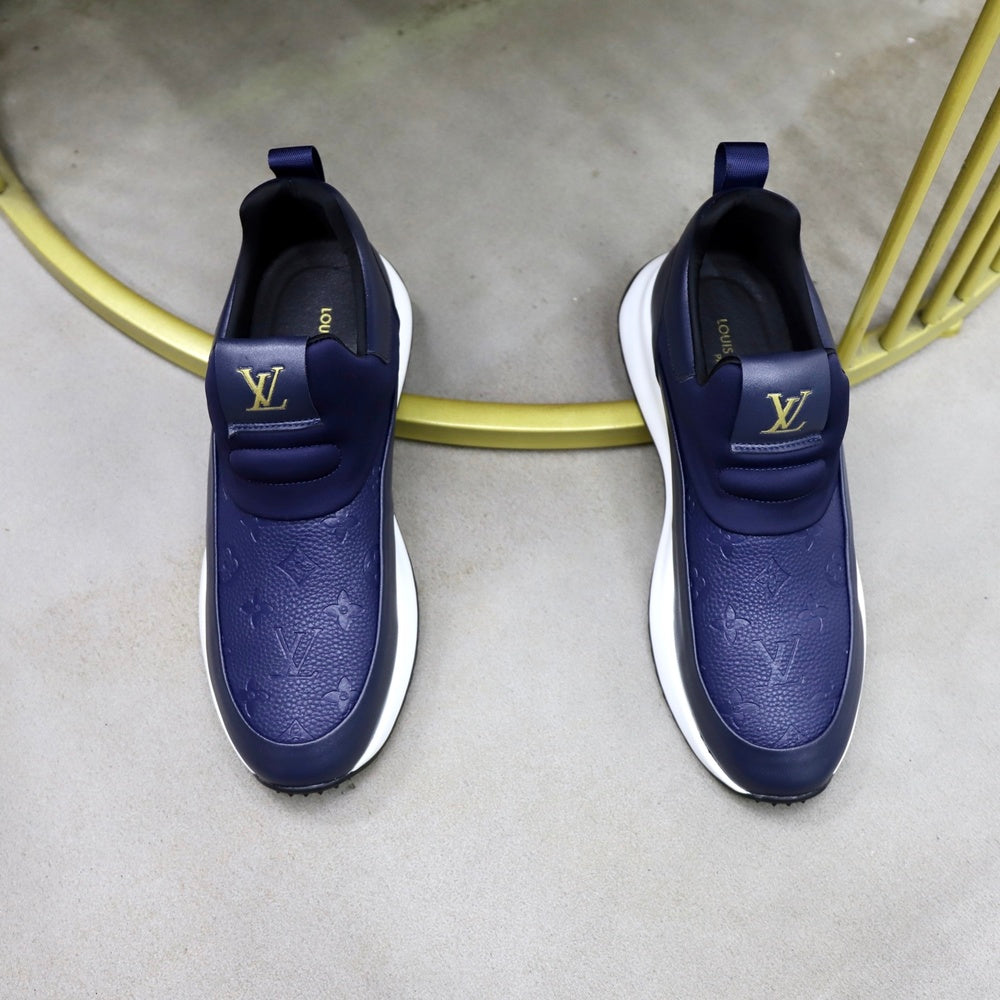 Louis Vuitton Men's Sneakers - Style 426689
