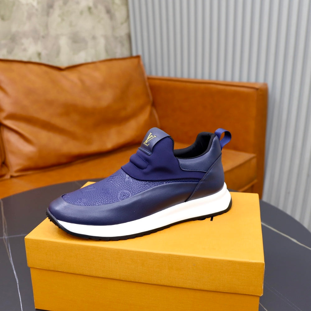 Louis Vuitton Men's Sneakers - Style 426689
