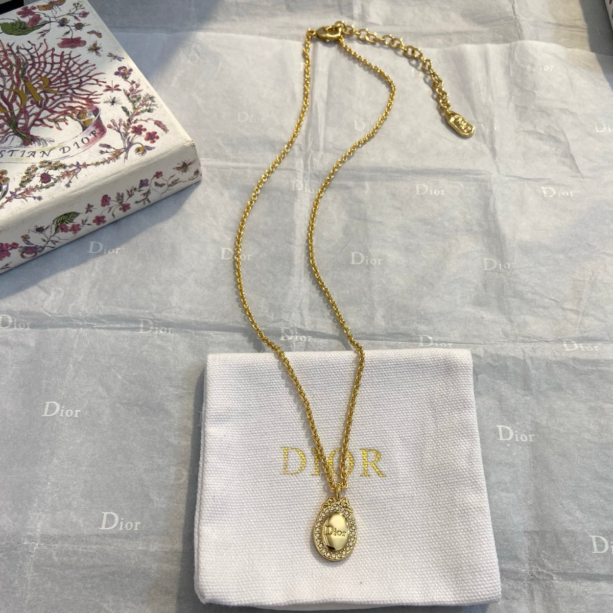 DIOR Vintage Bow Necklace