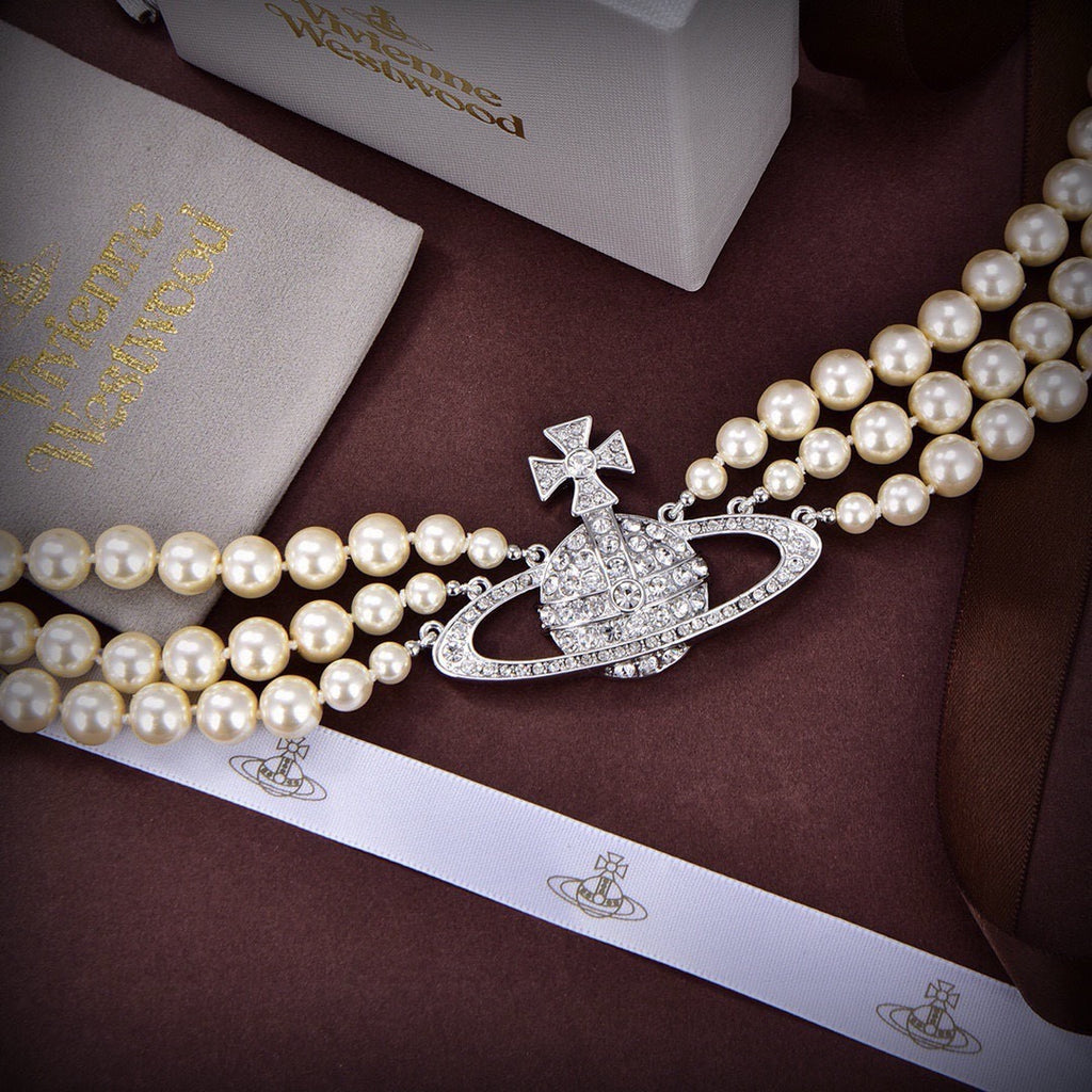 VIVIENNE WESTWOOD Necklace