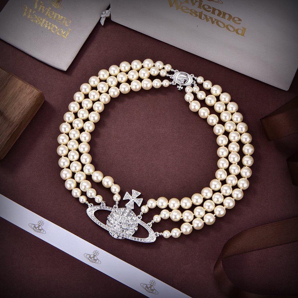VIVIENNE WESTWOOD Necklace