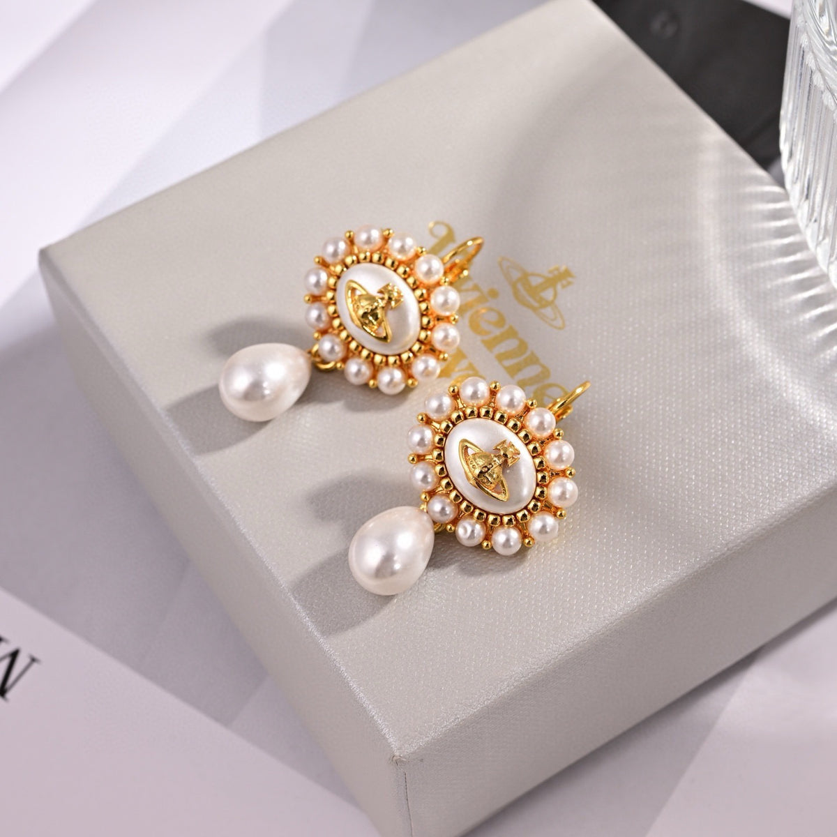 VIVIENNE WESTWOOD Earrings