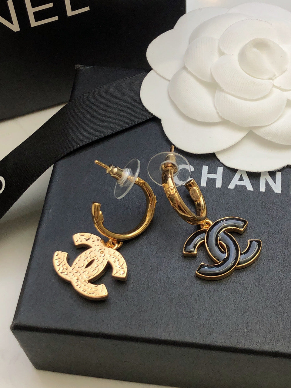 CHANEL Enamel Double-C Vintage Pendant Necklace