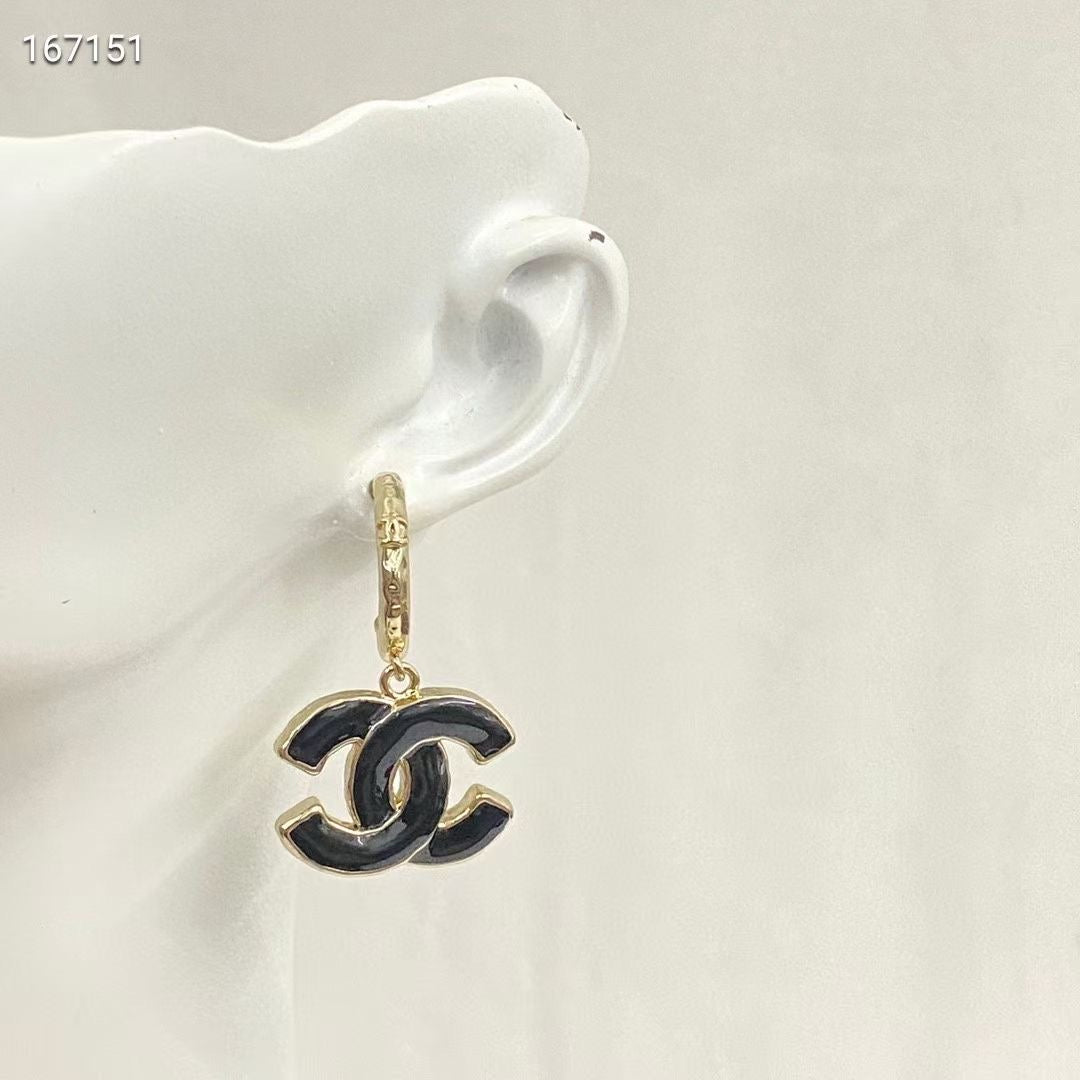 CHANEL Enamel Double-C Vintage Pendant Necklace