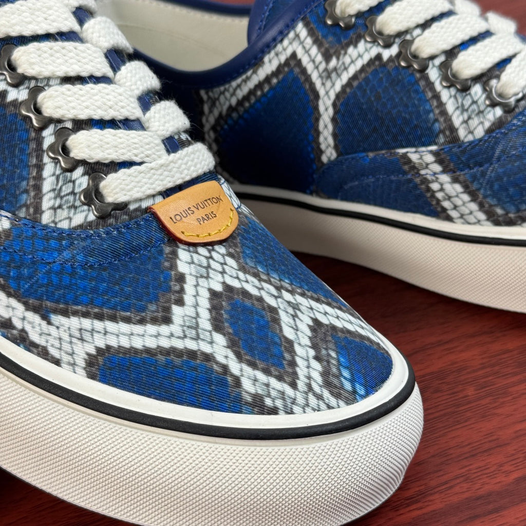LV Textured Low-Top Casual Sneakers